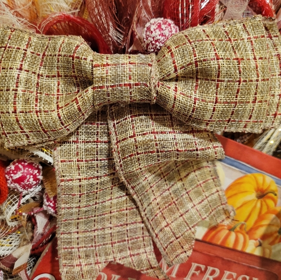 Farmhouse style wreath - Picture 4 of 5